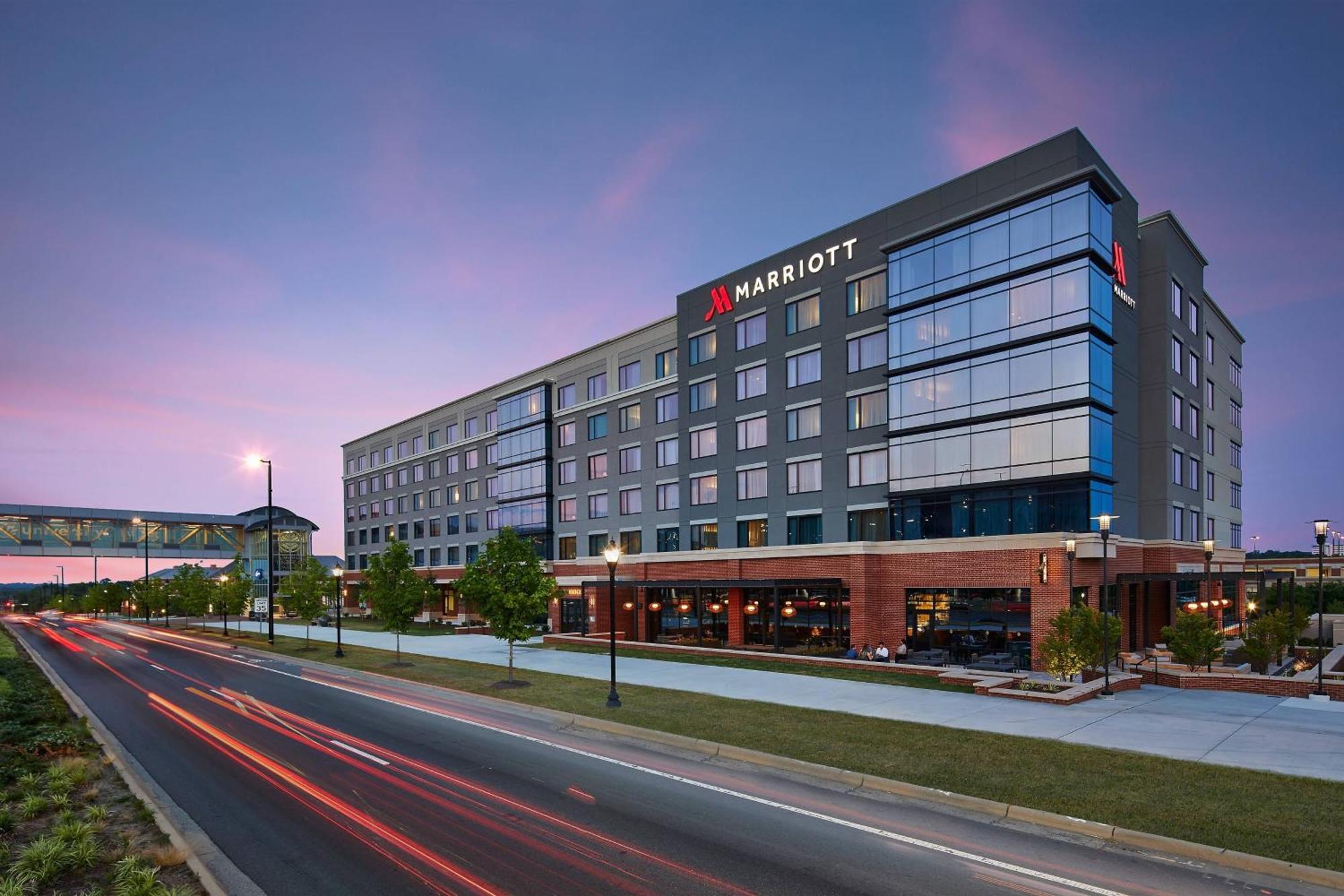 Unc Charlotte Marriott Hotel & Conference Center Eksteriør billede